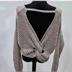 She + Sky Boutique | Knot Back Sweater